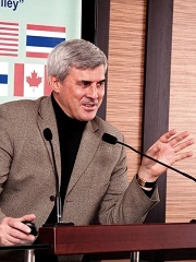 Vadim Kotelnikov (VadiK) business guru, teaching by example